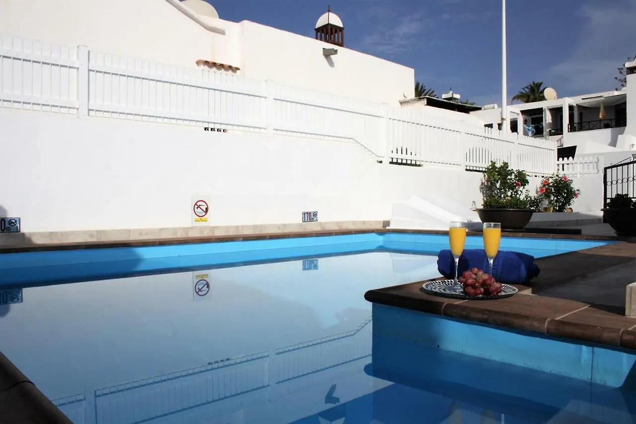 Villa Corona Roses Puerto del Carmen  0*, Puerto del Carmen (Lanzarote)